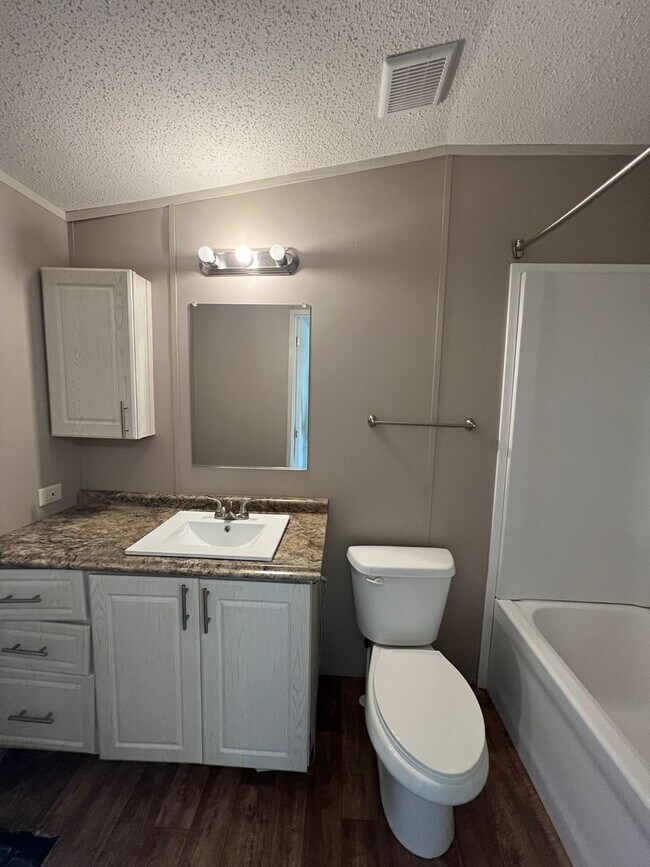 Building Photo - 142 CO ROAD-E16