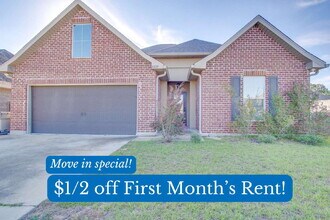 Building Photo - Spacious 3-Bedroom, 2-Bath Brick Home in N...