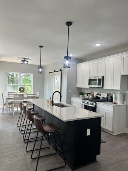 Building Photo - 727 Anjali Ct