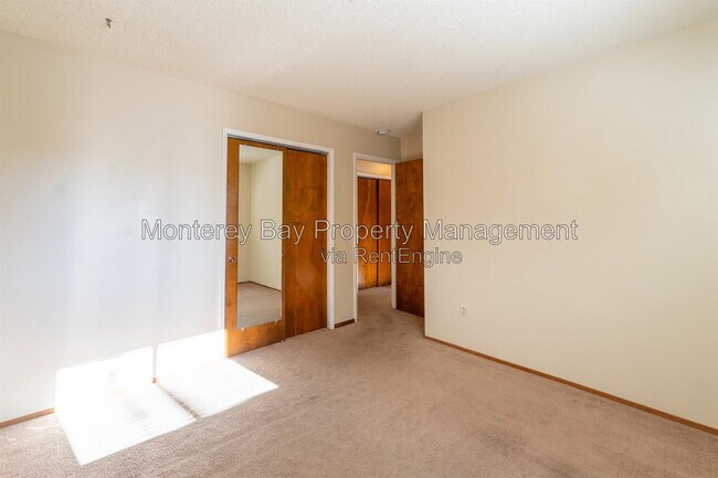 Building Photo - 27045 Meadows Rd