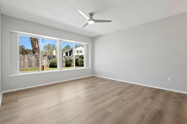 Building Photo - 3323 Peachwood Ln