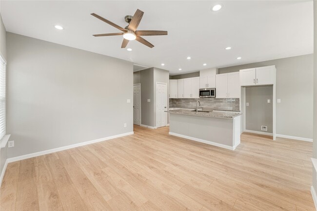 Building Photo - 5125 Jezebel St