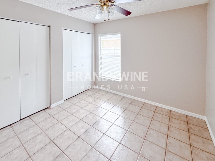 Building Photo - 2038 Black Hawk St