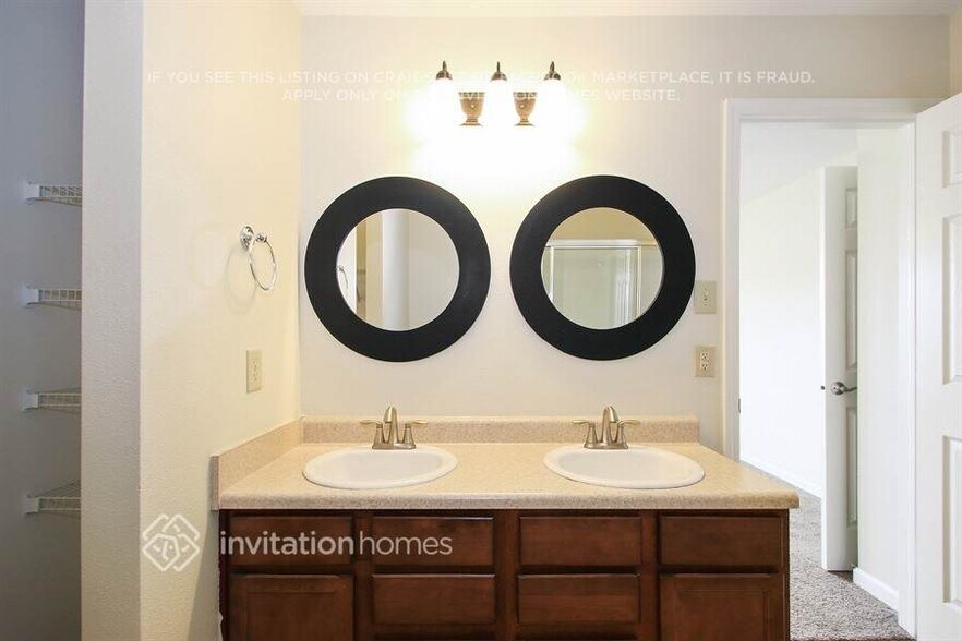 Building Photo - 329 Zander Woods Ct