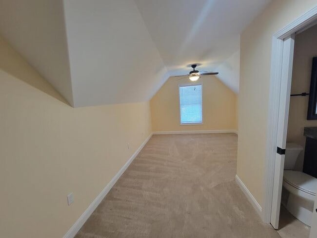 Building Photo - 544 Links Pointe Ct