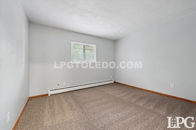 Building Photo - 3330 Arlington Ave