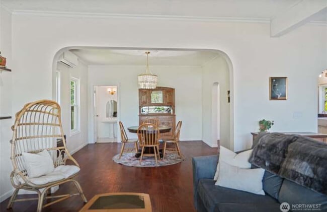 Building Photo - 5060 WA-106
