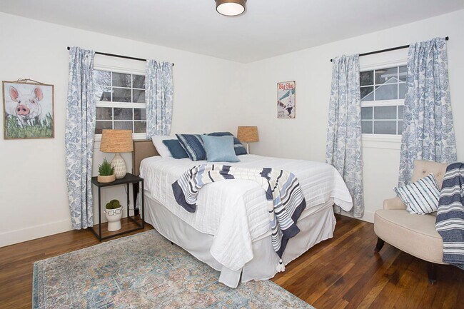 Building Photo - A Turnkey 4 Bed 2 Bath Furnished Retreat