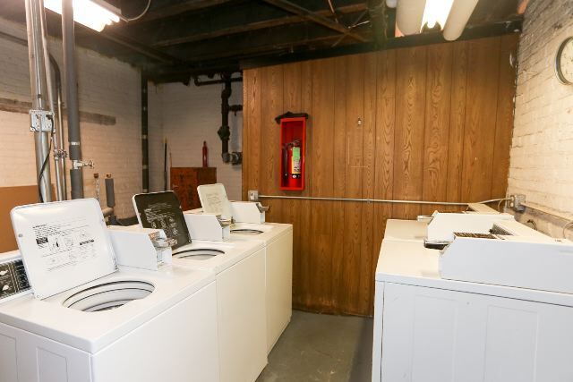 Building Photo - 4349 N Damen Ave