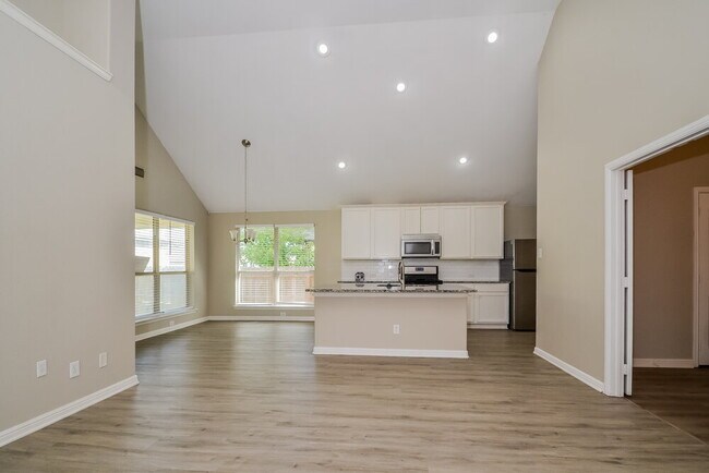 Building Photo - 1717 Nightingale Dr