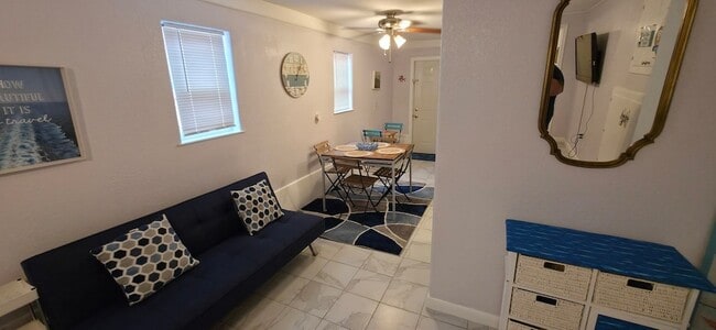 Building Photo - 1915 Avenue O