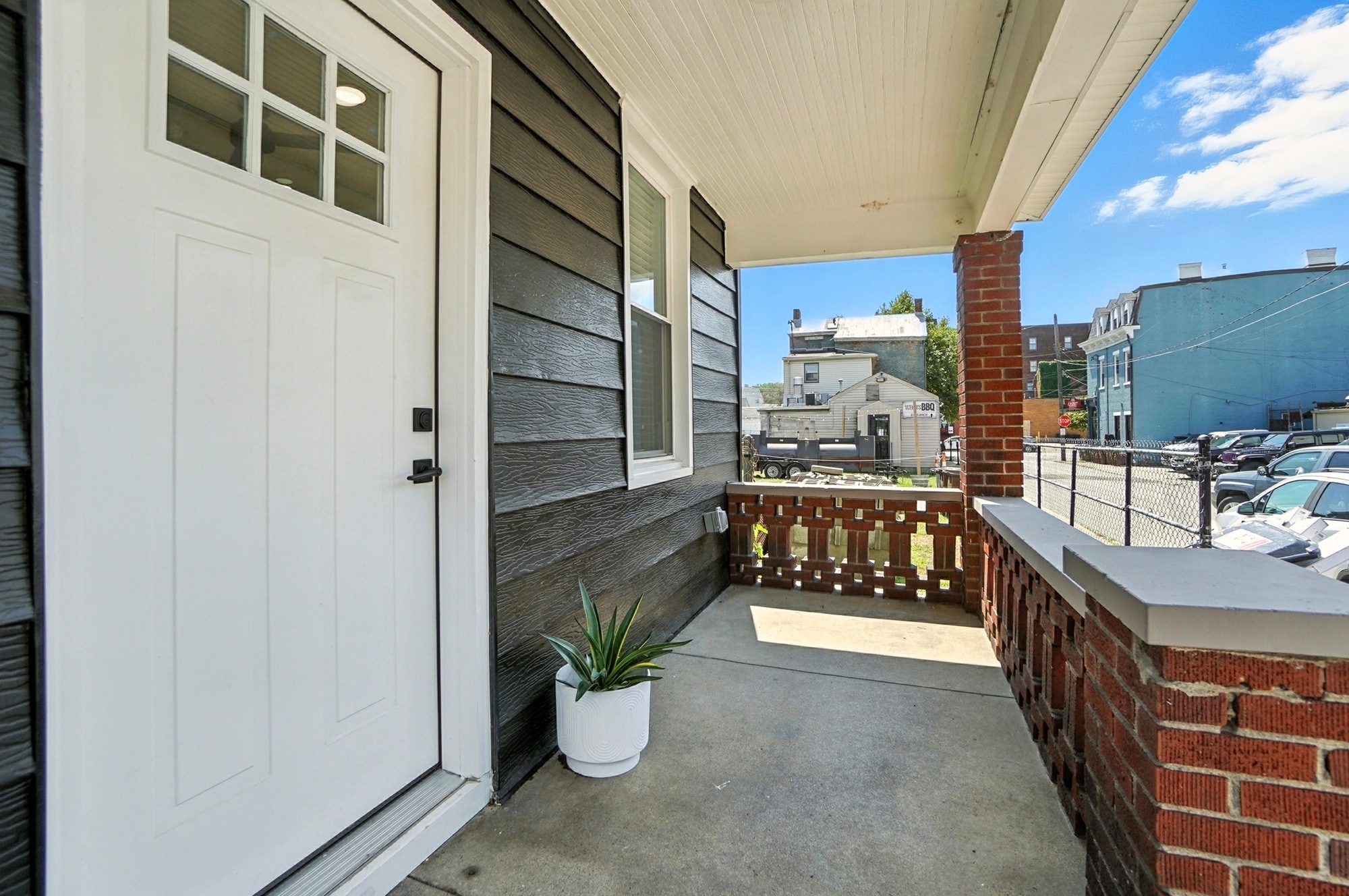 Building Photo - 831 Dayton Ave