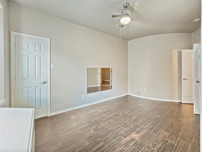 Building Photo - 25619 Canyon Crossing Dr