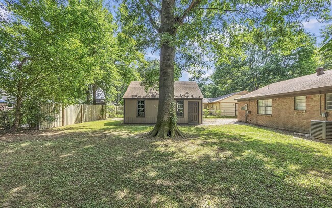 Building Photo - 2919 Normandy Dr