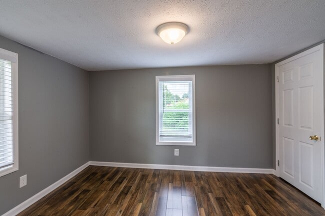 Building Photo - Charming home in the center of Lafayette!