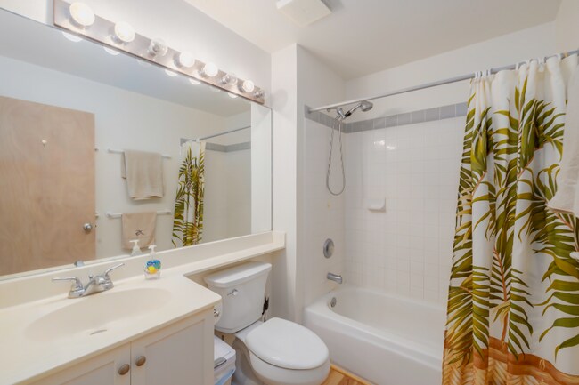 Building Photo - 33 Waiaka Ln