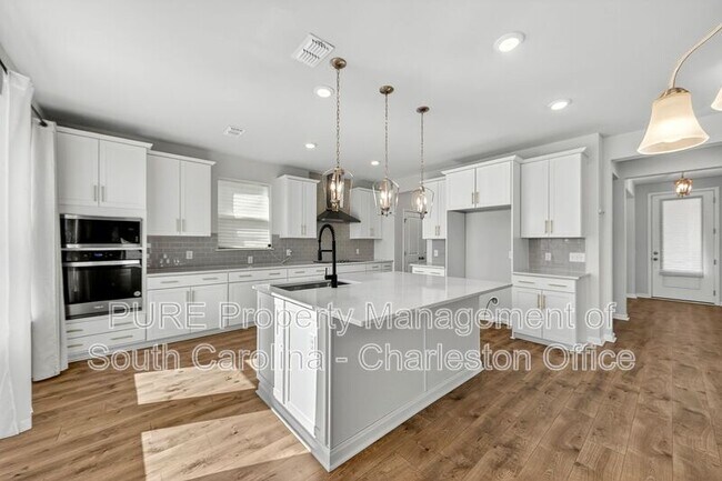 Building Photo - 102 Winding Grv Ln