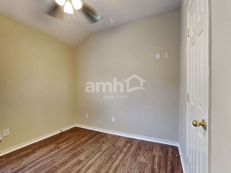 Building Photo - 960 Midnight Pass