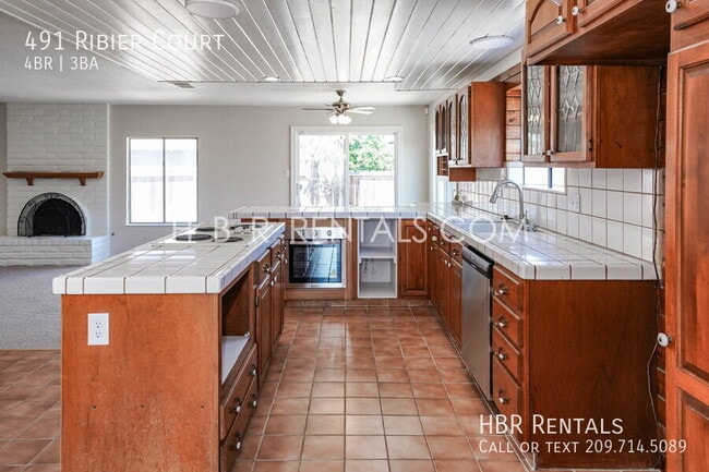 Building Photo - 491 Ribier Ct