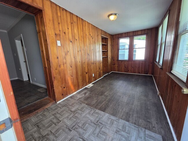 Building Photo - Private Home with fenced in yard in Dutchtown