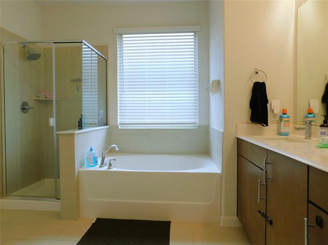 Building Photo - 1111 Saddle Ridge Dr