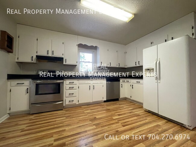 Building Photo - 668 Brookwood St