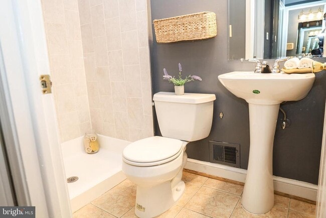 Building Photo - 3006 Summershade Ct