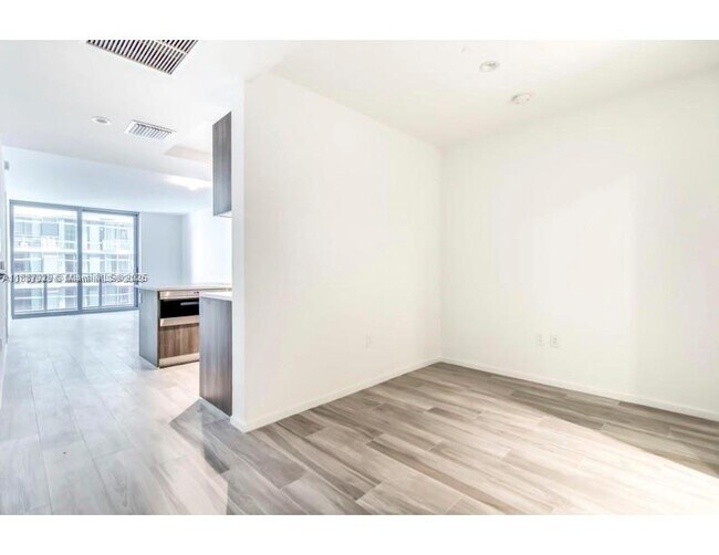 Building Photo - 801 S Miami Ave