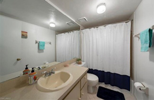 Building Photo - Charming 2/2 Condo in Winterpark, Naples