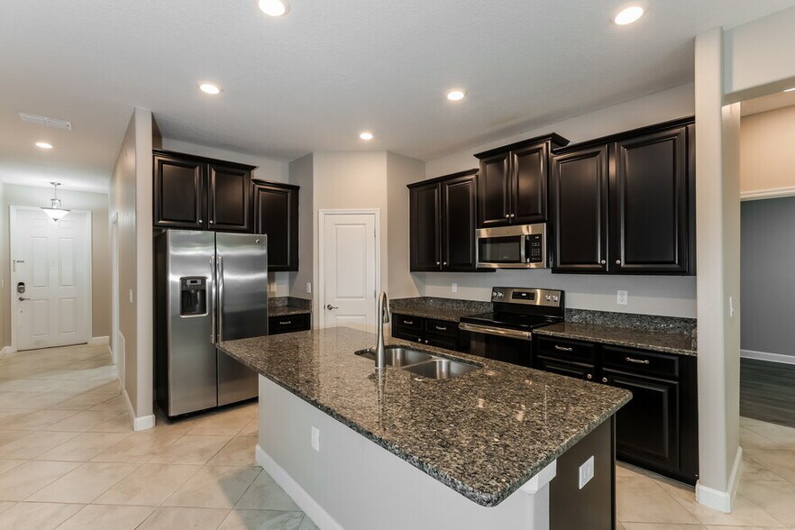 Building Photo - 10007 Ivory Dr