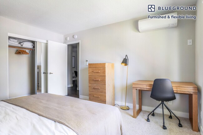 Building Photo - 655 S Fair Oaks Ave
