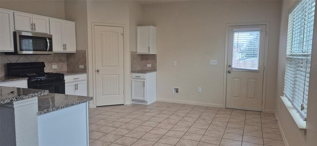 Building Photo - 200 Moulins Ln