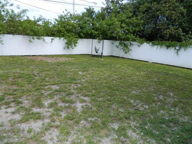 Building Photo - 2620 NW 18th Terrace