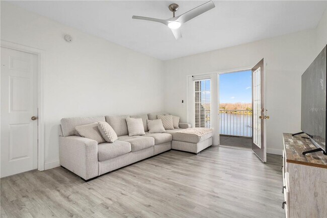 Building Photo - Beautiful WATER VIEW 3 bedroom, 2 bathroom...