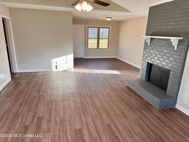 Building Photo - 900 Clarington Dr