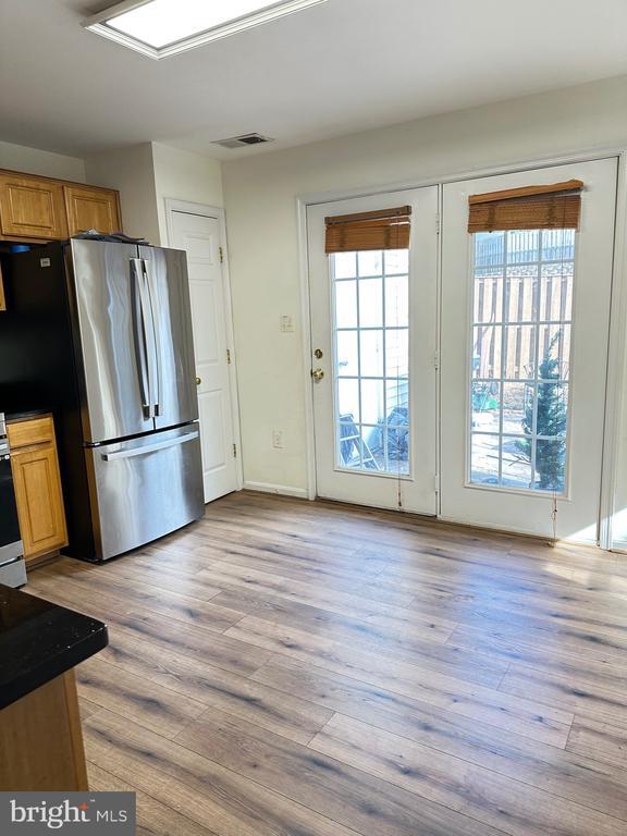 Building Photo - 20408 River Bank St