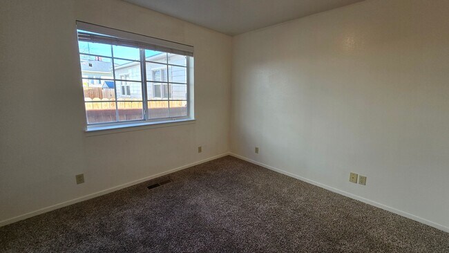 Building Photo - 247 Cheney St