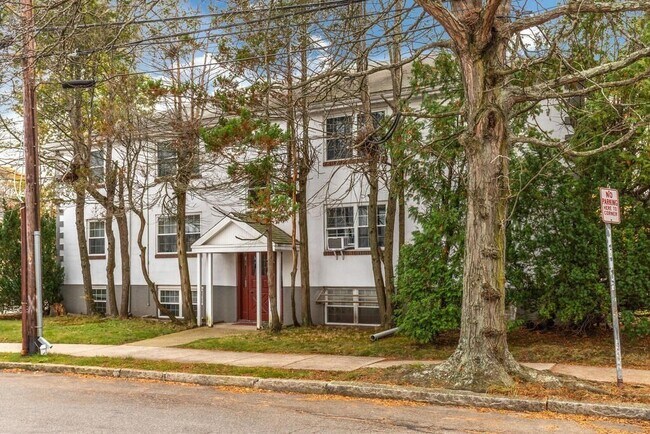 Building Photo - 8 Menotomy Rd