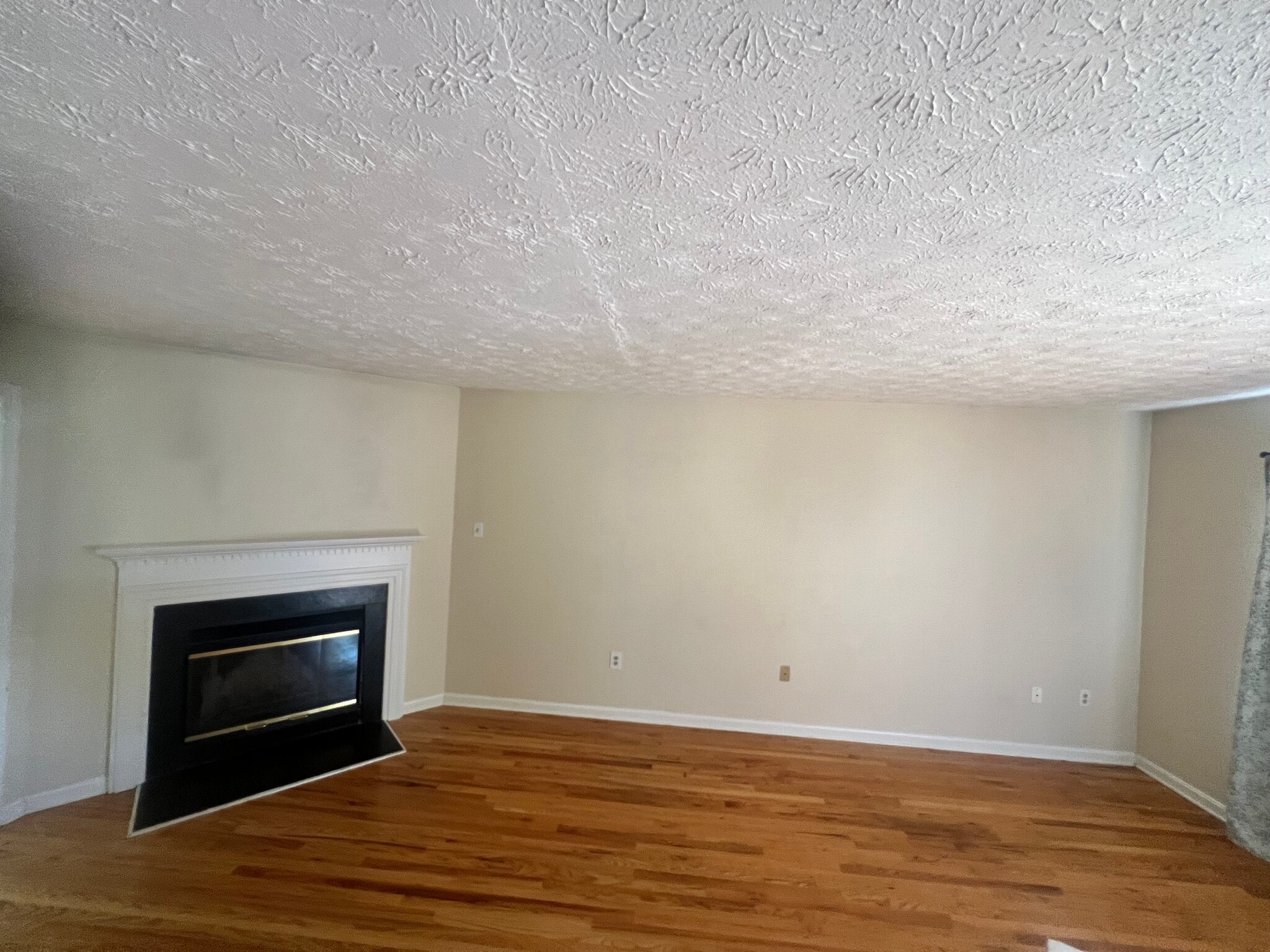 Building Photo - 200 Tudor Dr