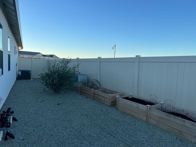 Building Photo - Custom 4 Bedroom + Office - Clover Creek Preserve