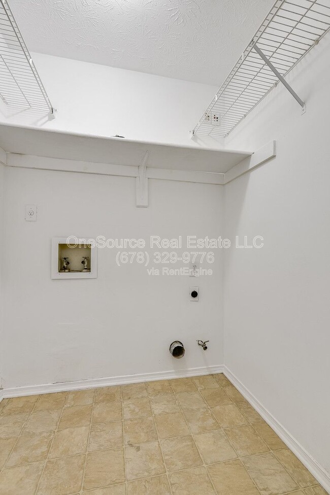 Building Photo - 1210 Augusta Dr