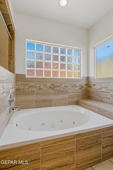 Building Photo - 7239 Desert Jewel Dr