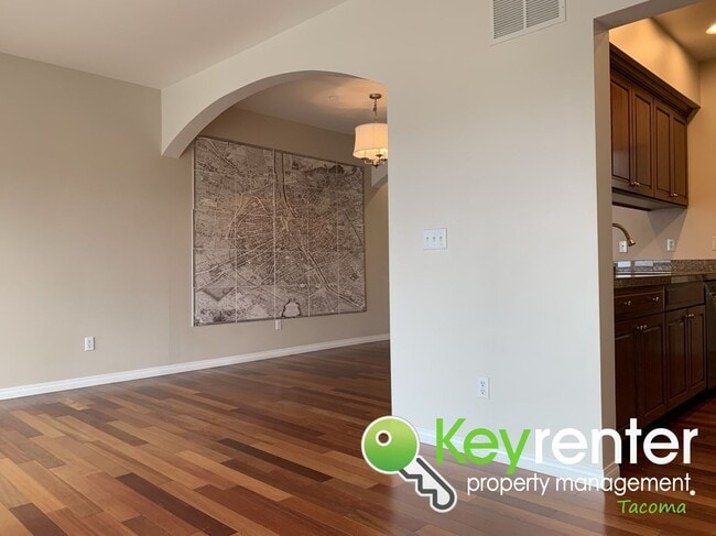 Building Photo - Luxury View Home in Gas Lamp Terrace, near...