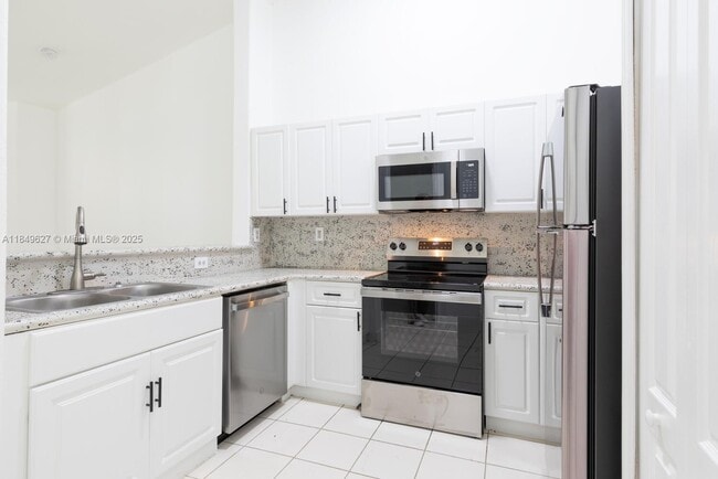 Building Photo - 1663 SE 27th Dr