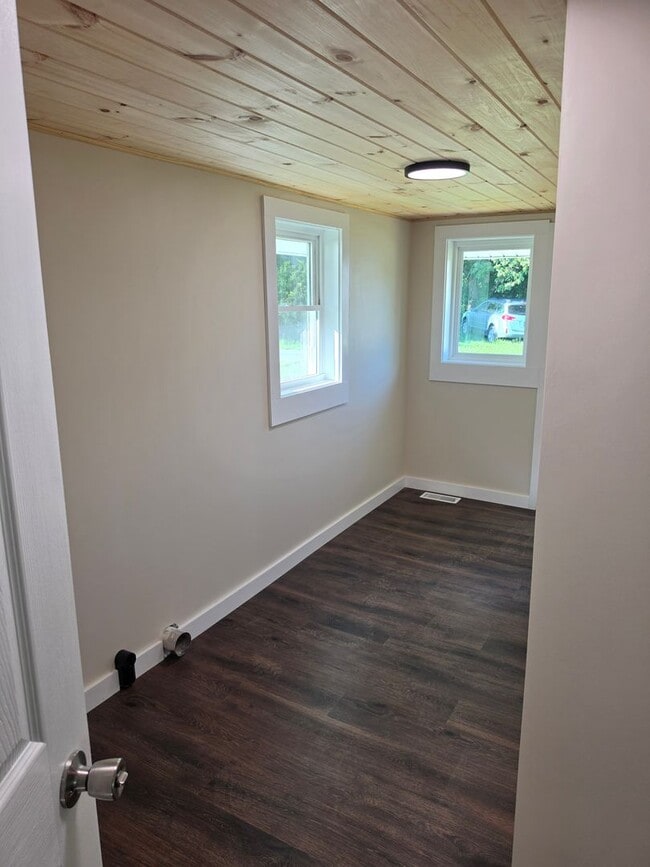 Building Photo - 1601 Chinquapin Grove Rd