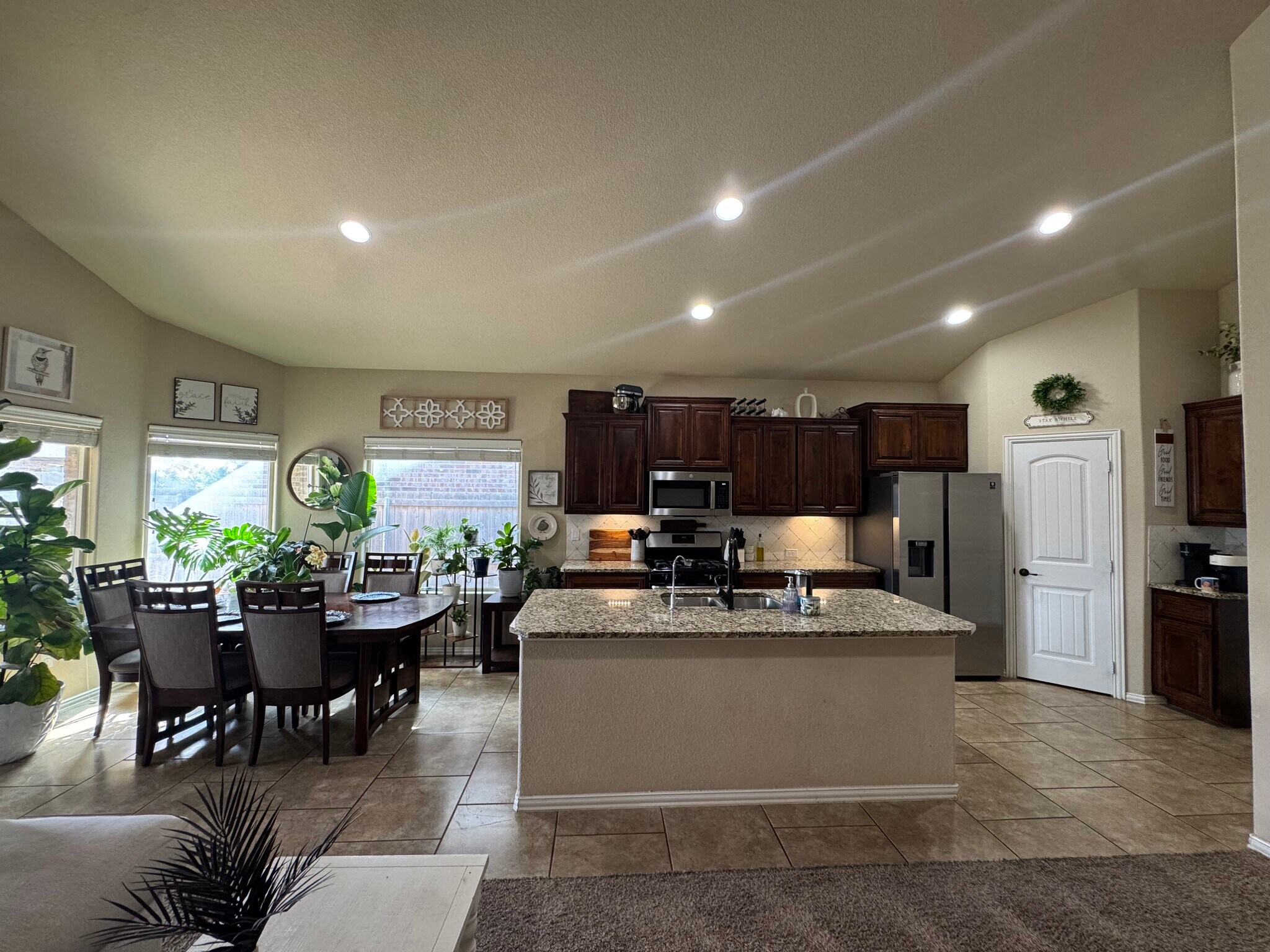 Building Photo - 6615 Colony Rd