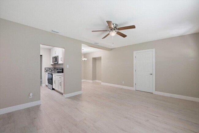 Building Photo - 807 S 12th St