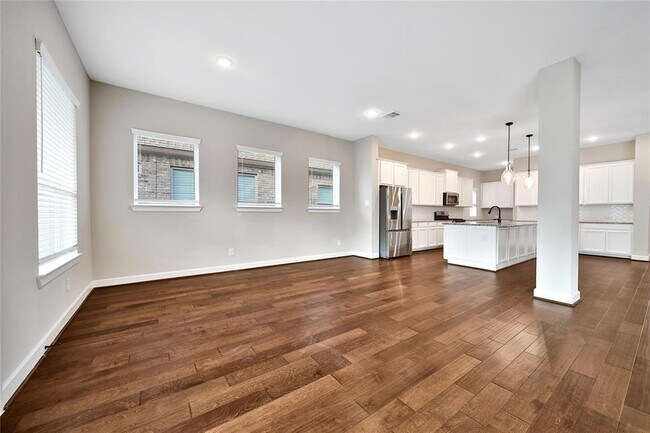 Building Photo - 32193 Park Plains Dr