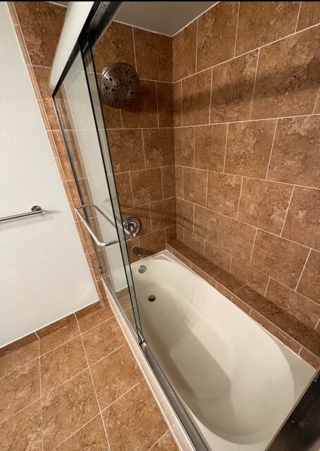 Building Photo - 108 W Maple St