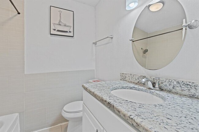 Building Photo - 2603 Parker Ln